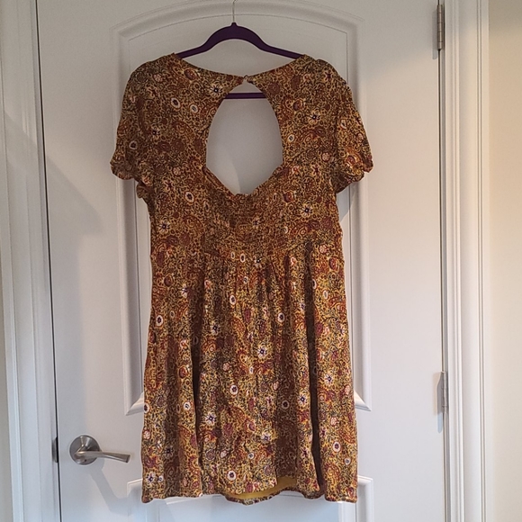 Spring/Summer dress - Picture 2 of 5